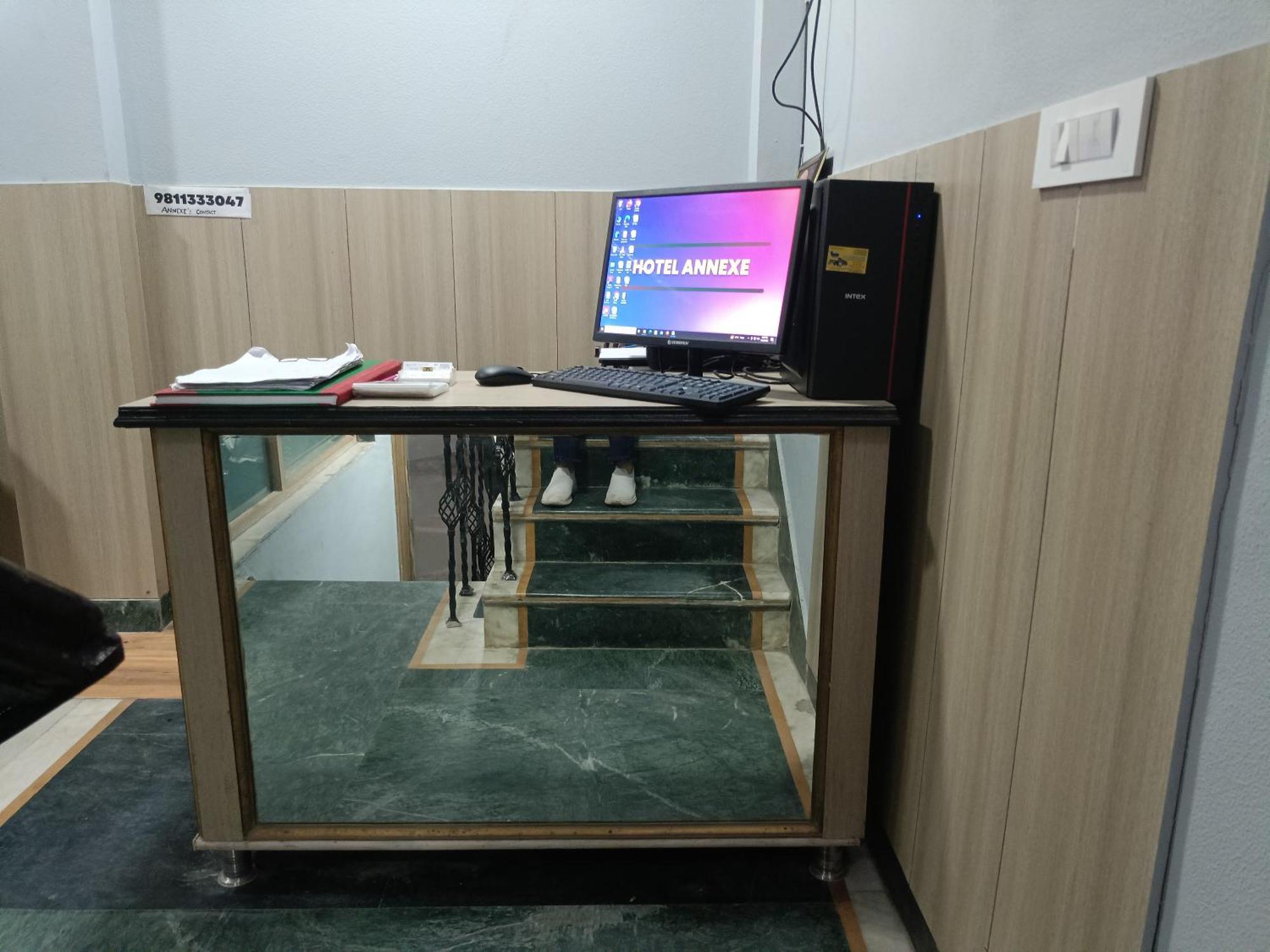 Airport Hotel Annexe New Delhi Ngoại thất bức ảnh